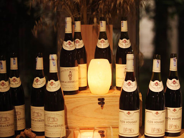 Tới Gruzia làm rượu vang bằng bình đất